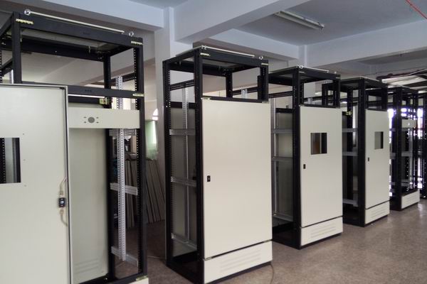 武隆控制柜-3683厂家控制柜检修需要注意的